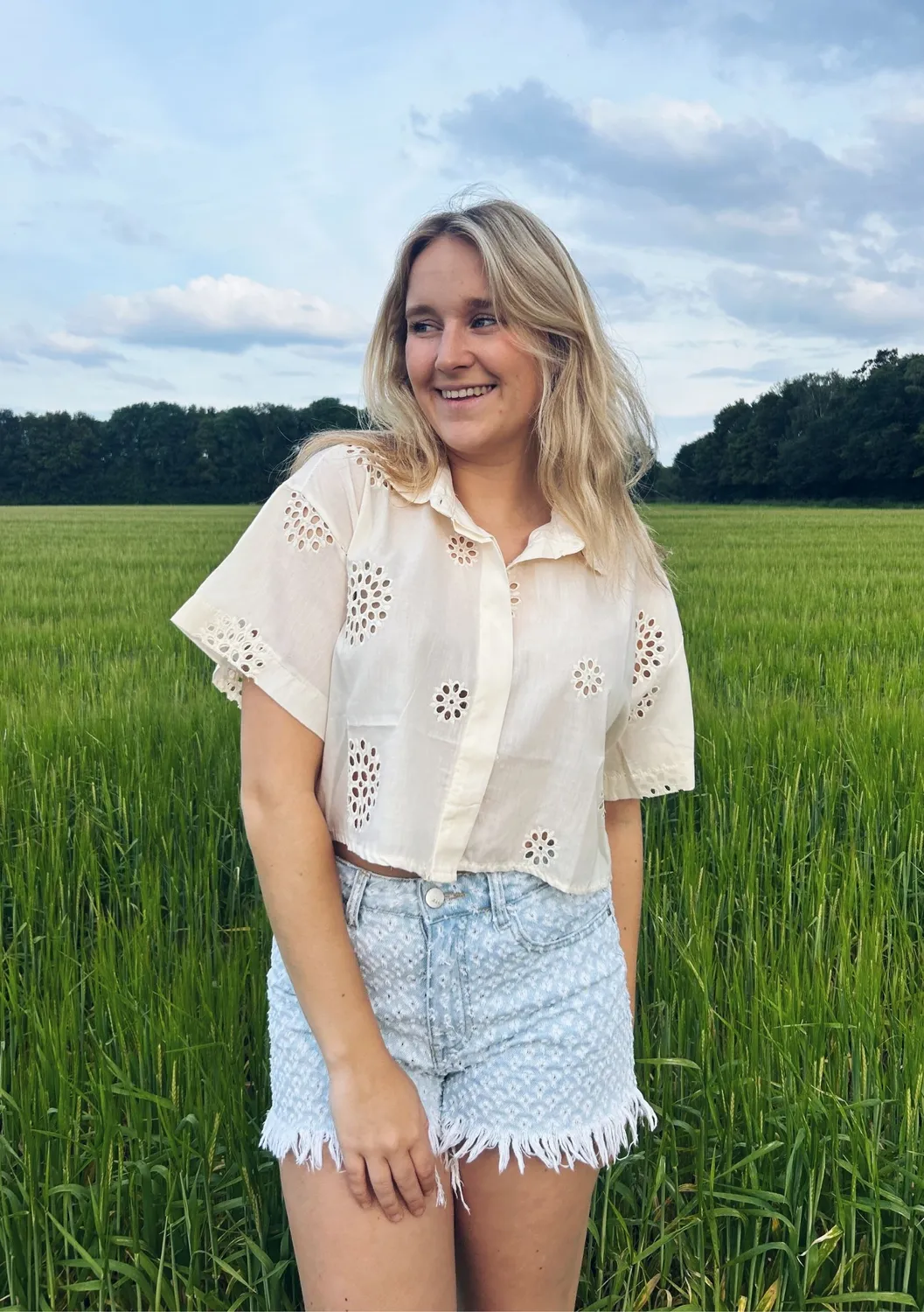 LOVEDRUNKY Broderie blouse crème bloemen boxy fit