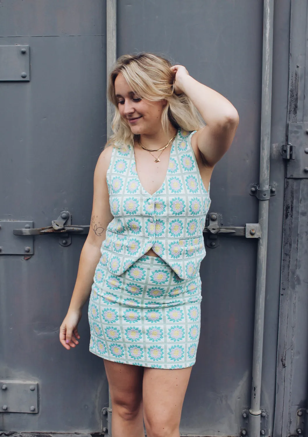 LOVEDRUNKY Gilet Jacquard Bloemen groen top co-ord