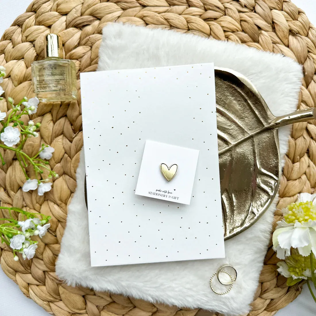 Amiek Mini Hartje pin goud 1,5 cm cadeau