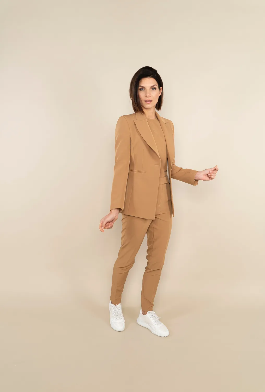 Laboutiek Clean Tee with Bows T-shirt camel strik