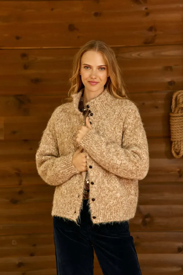La Petite Etoile Mailan vest camel-ecru grof gebreid
