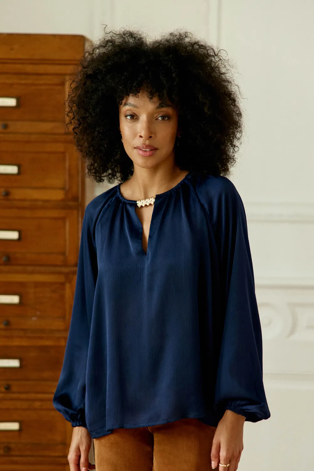 La Petite Etoile Binta blouse marine satijn stippen wijd