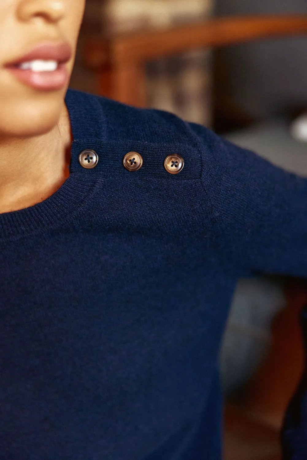 La Petite Etoile Moody trui kasjmier blauw knopen