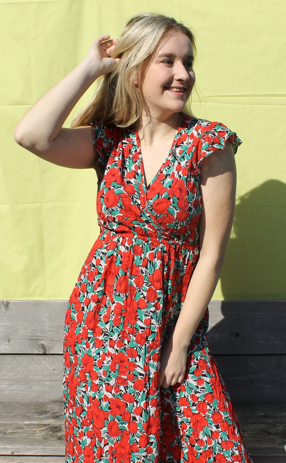 LOVEDRUNKY Bloemen maxi jurk rood V-hals split ceintuur