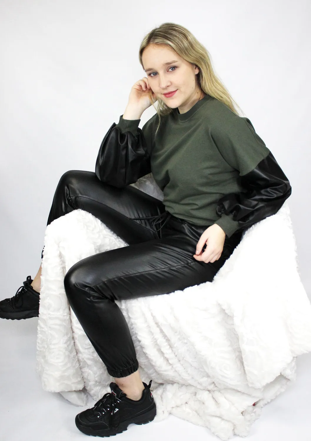 LOVEDRUNKY PU sweater groen met leren mouwen