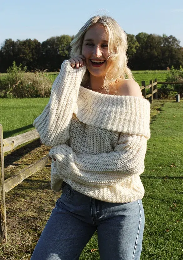 LOVEDRUNKY Off Shoulder Knitted trui off white grof