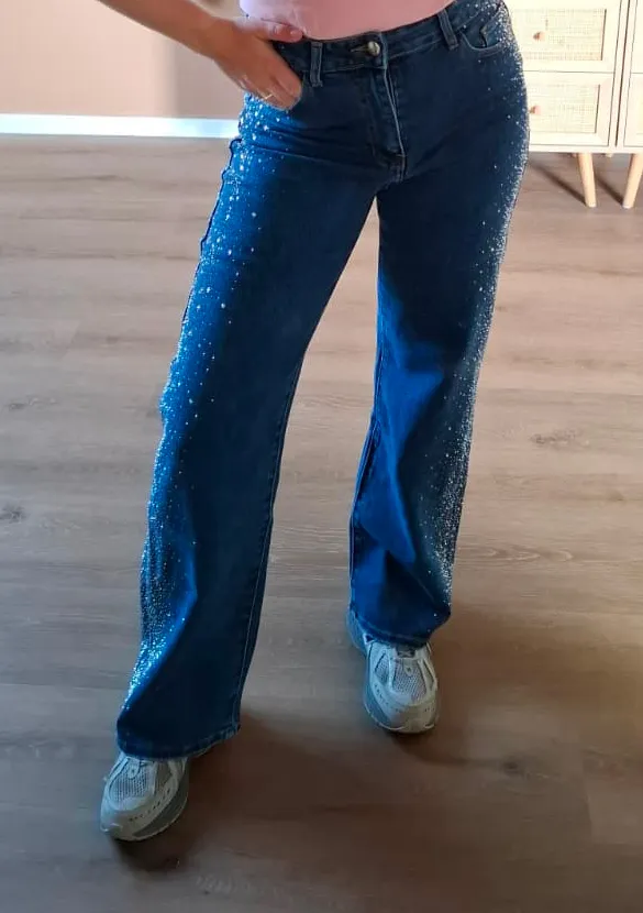LOVEDRUNKY Straight Fit Strass jeans blauw strass zijkant