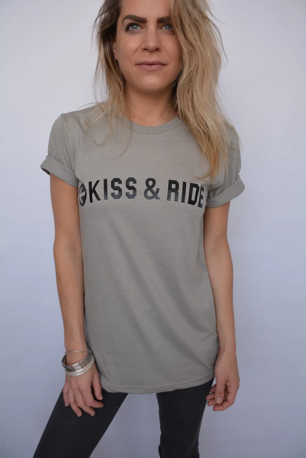 LOVEDRUNKY T-shirt Kiss & Ride shirt zand print