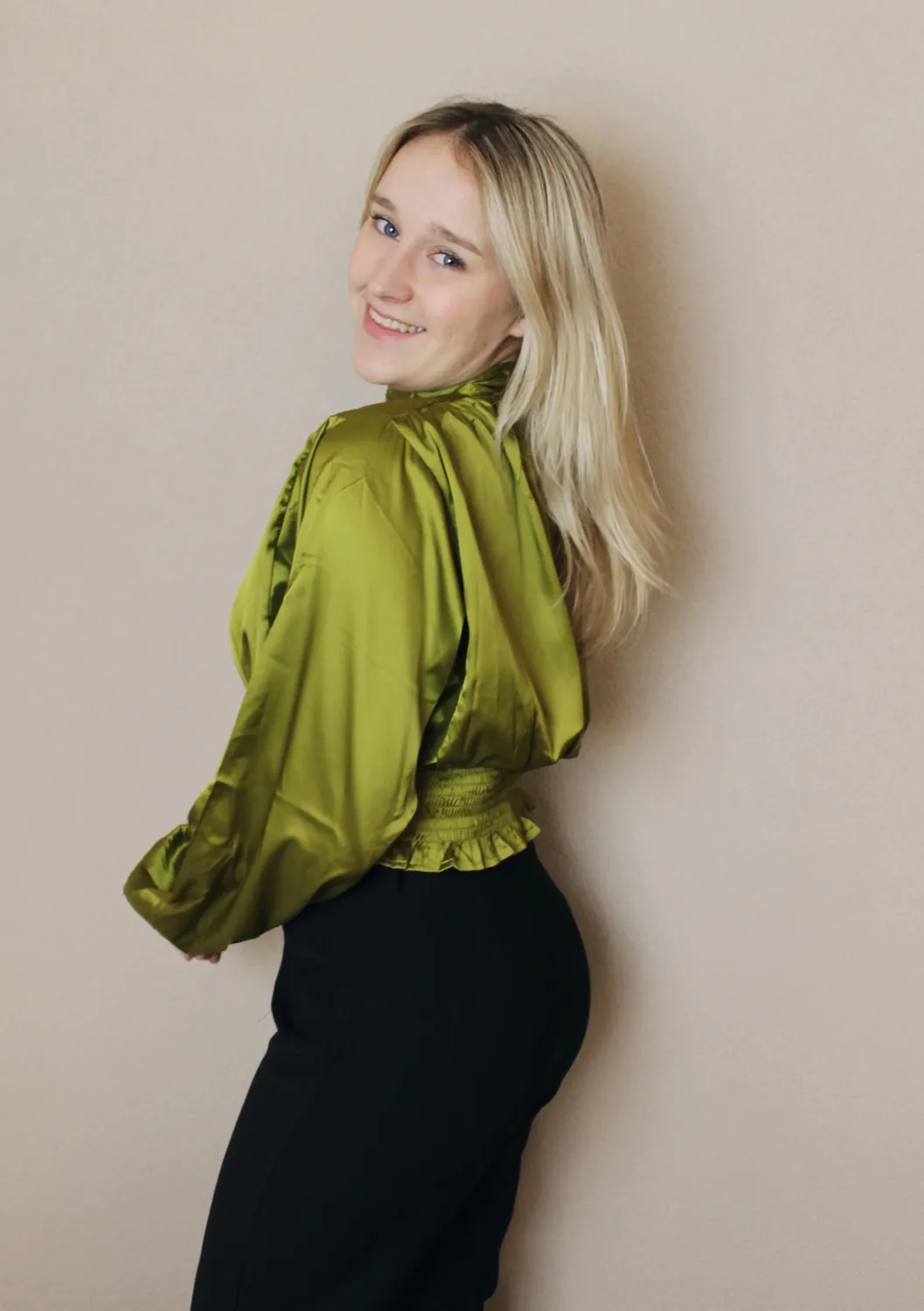 LOVEDRUNKY Satin Olijfgroen crop top luxe