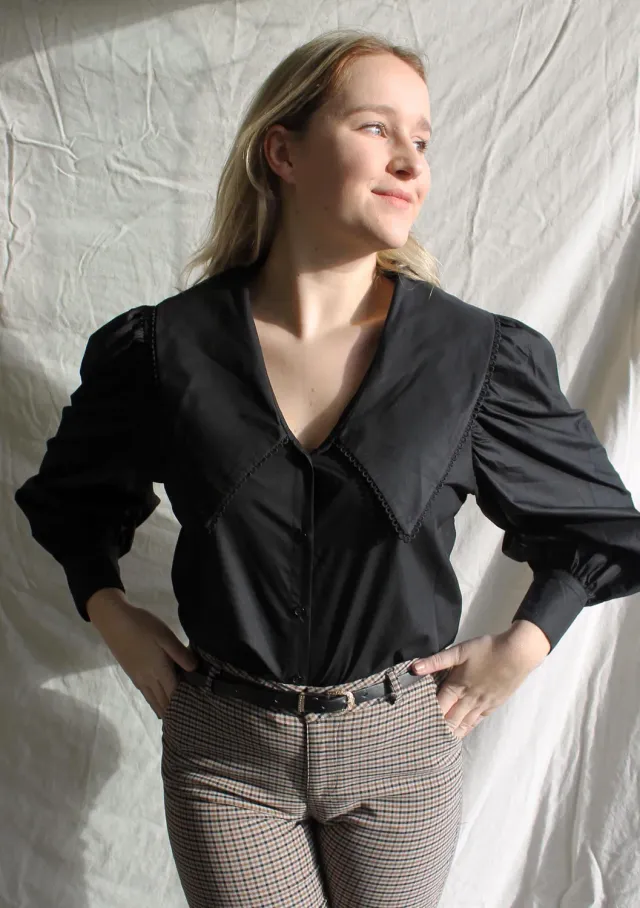 LOVEDRUNKY Collar blouse zwart – pofmouwen