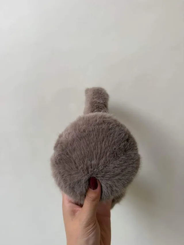 Amiek Fluffy Earmuffs oorwarmers taupe zacht