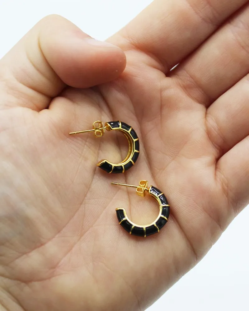 LOVEDRUNKY Wrap oorbel goud-zwart 1,3cm