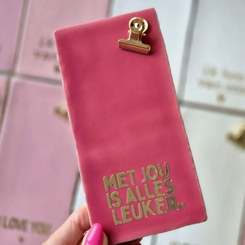 Amiek Tegeltje met Clip roze met jou is alles leuker