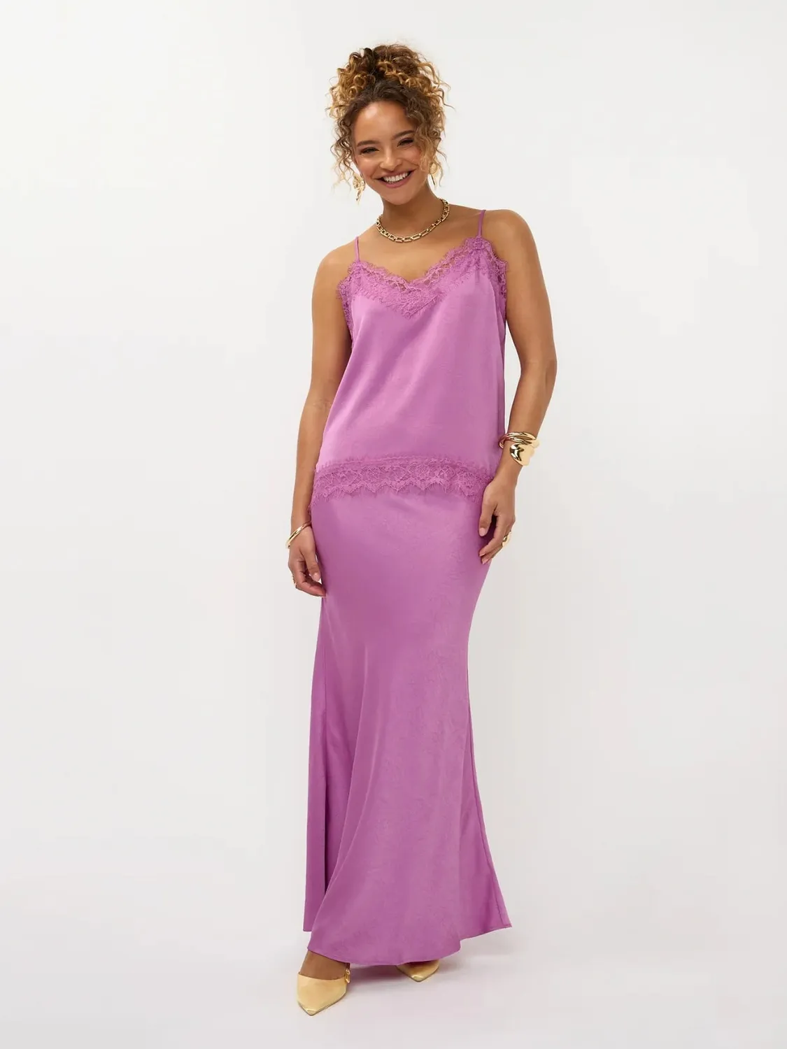 Amiek Skirt Rae rok paars satijn maxi aangesloten
