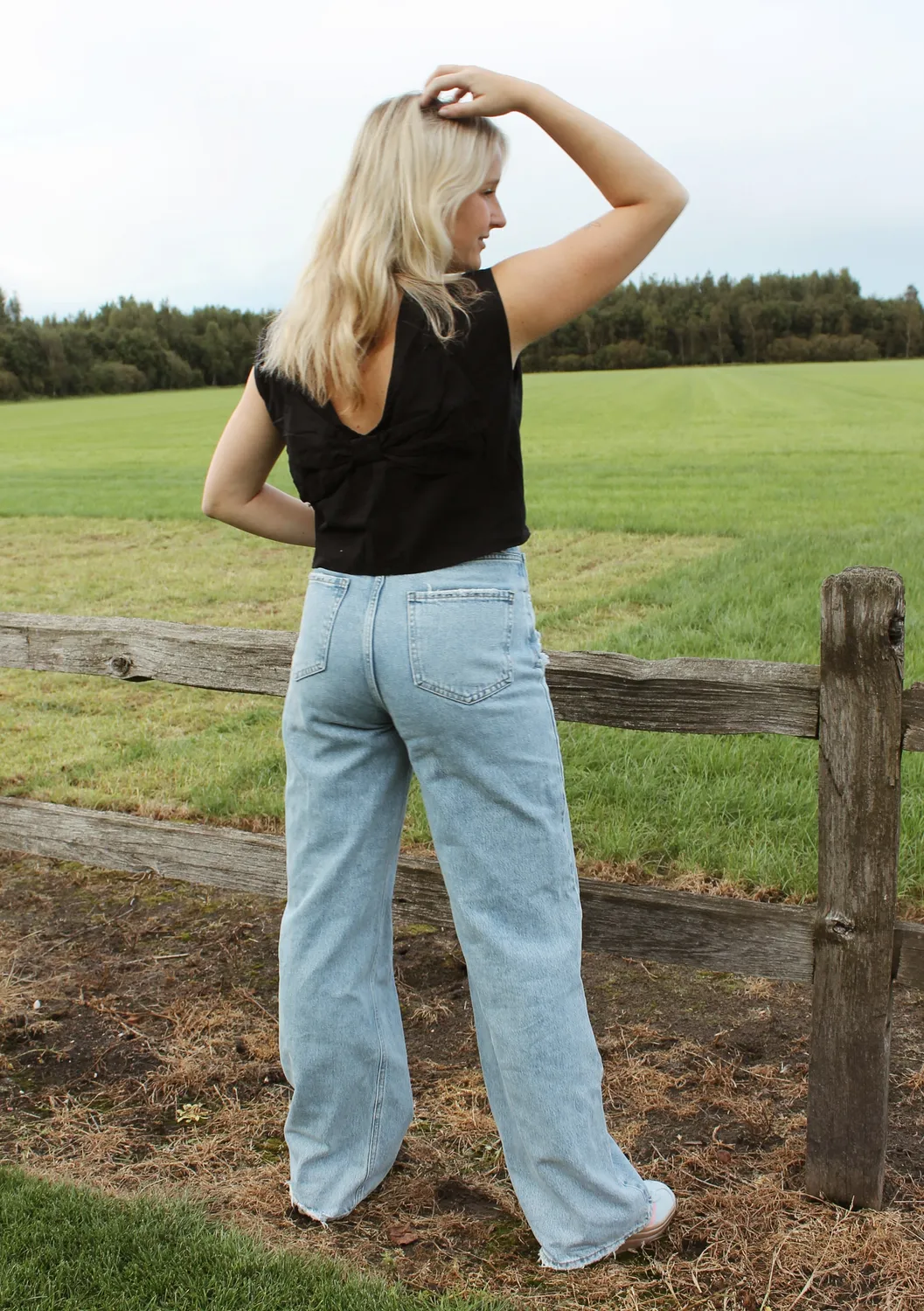 LOVEDRUNKY Strik top zwart met strik achter