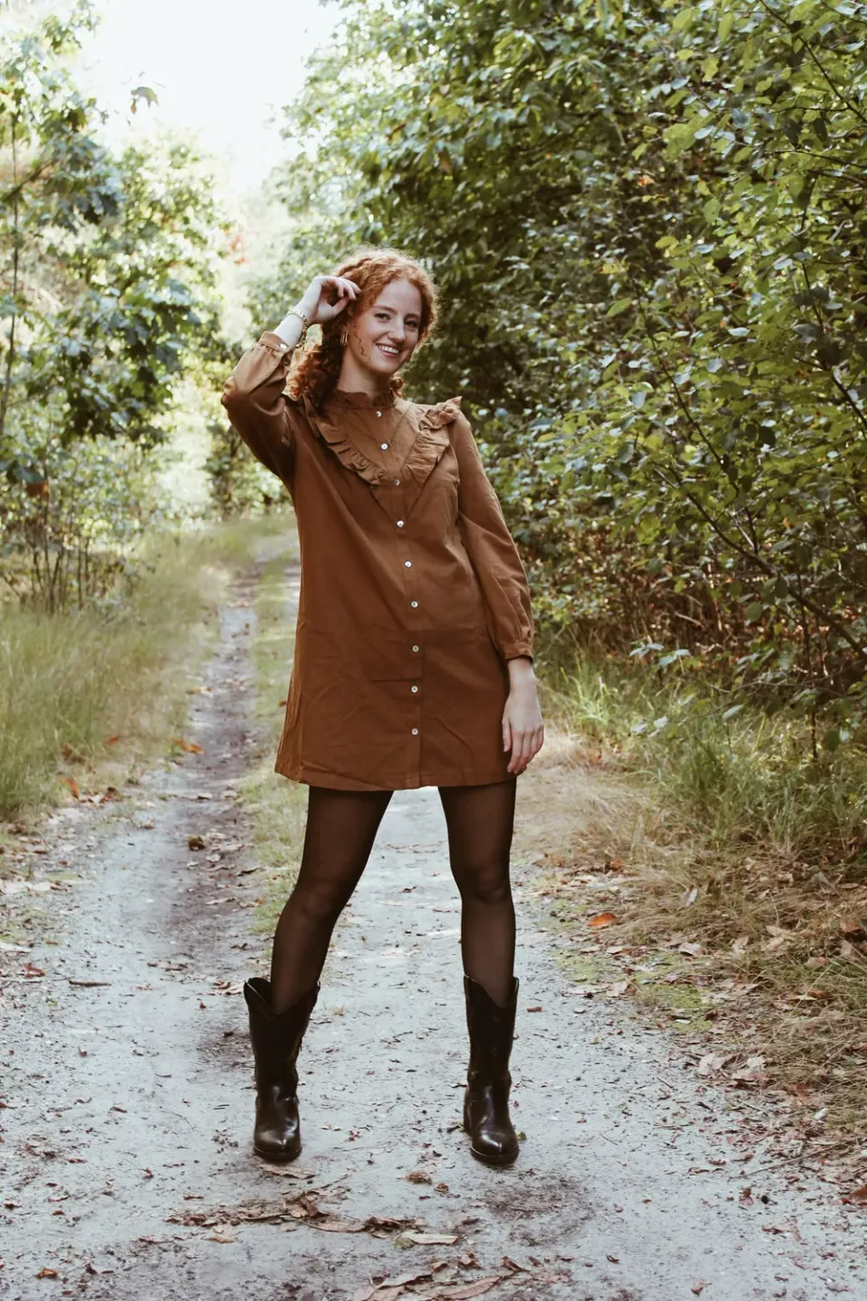 LOVEDRUNKY Olive Jurk Camel – lange mouw