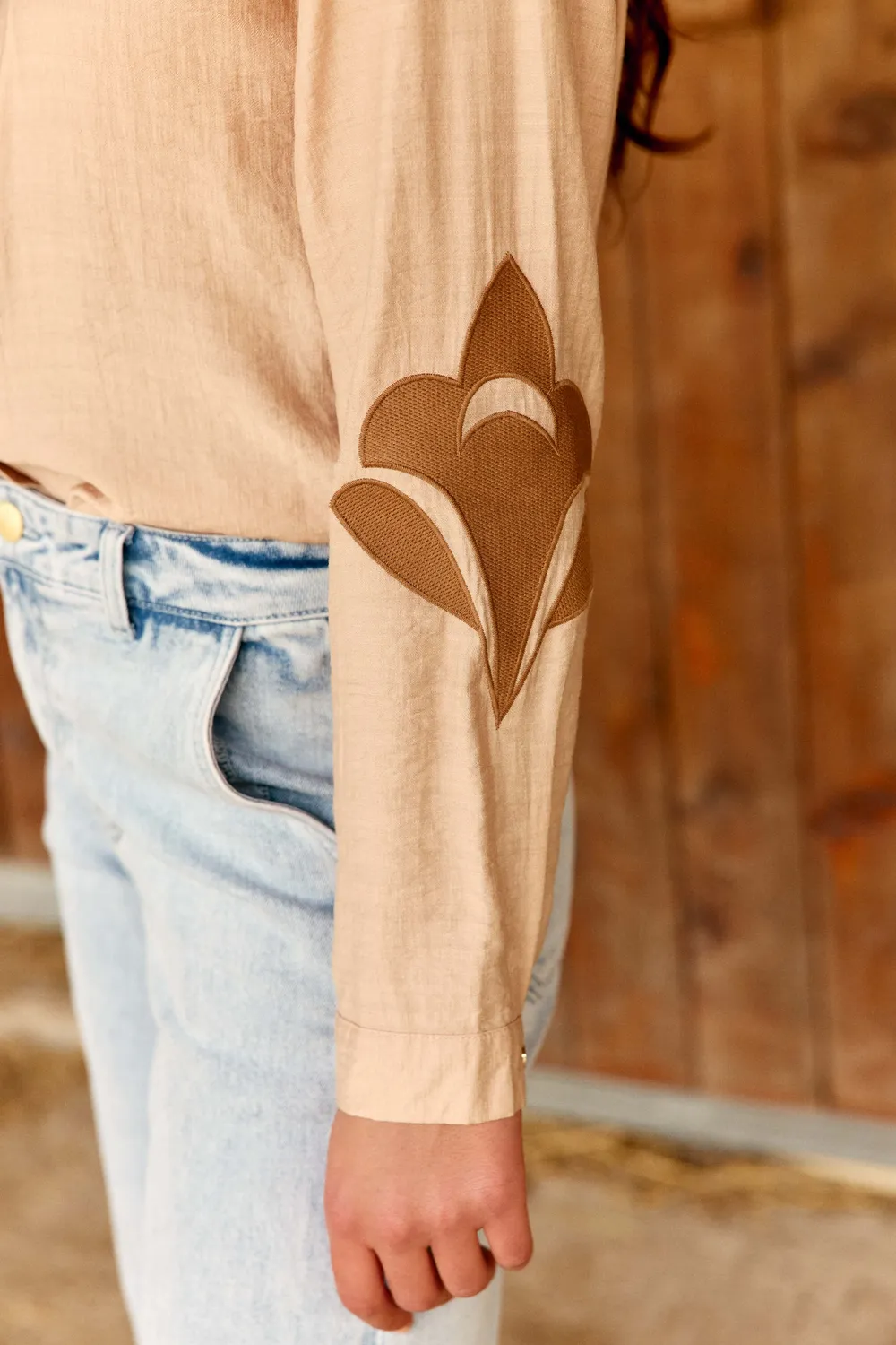 La Petite Etoile Clematite blouse beige borduursel mouw