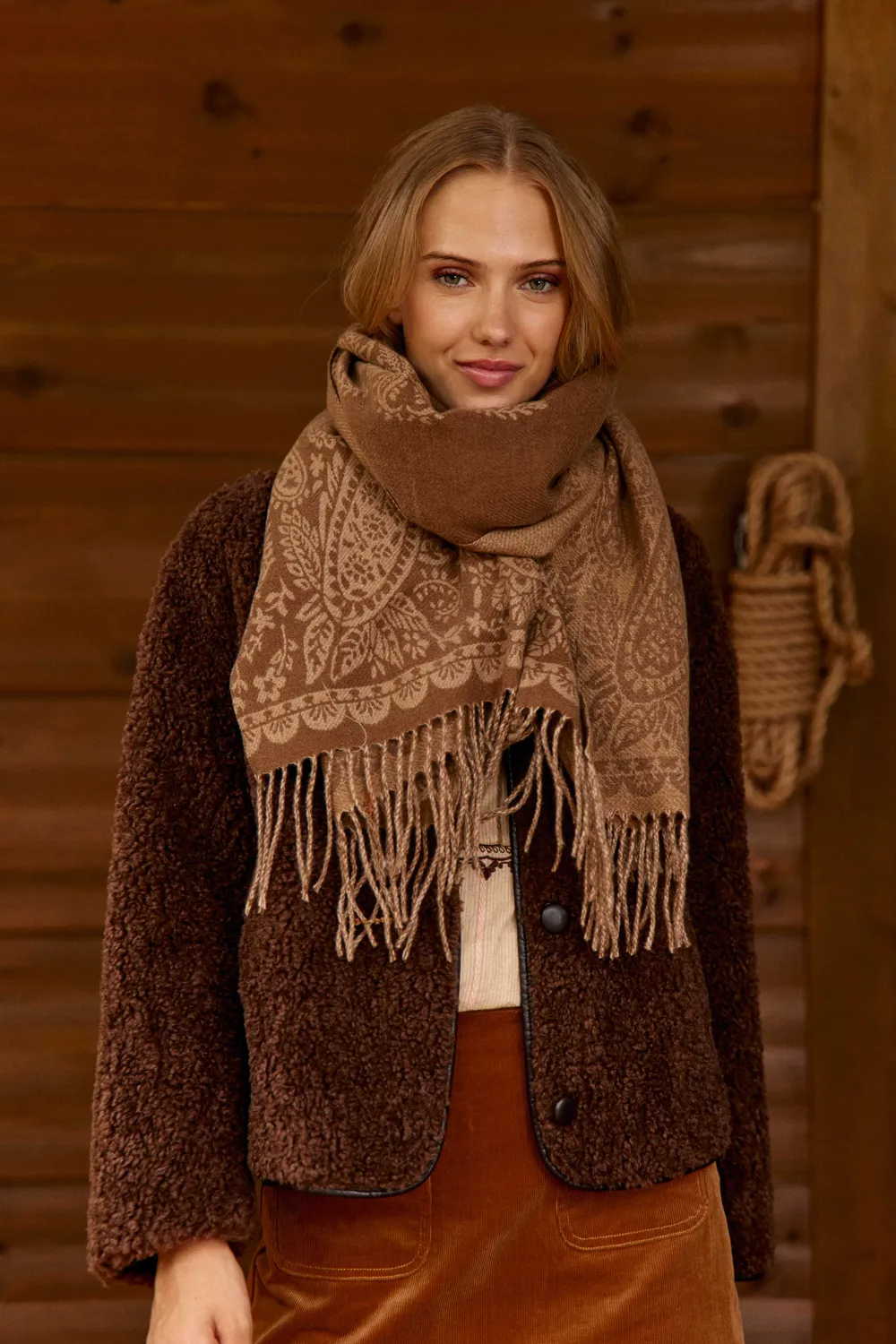 La Petite Etoile Ayla sjaal taupe paisley franjes