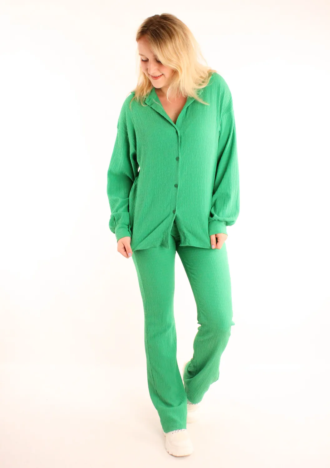 LOVEDRUNKY Coco Blouse Groen met Pofmouw