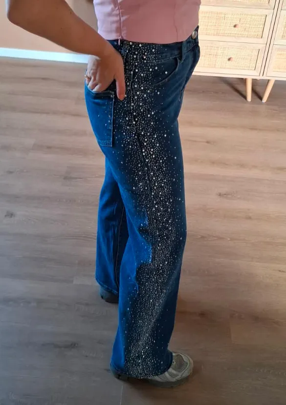 LOVEDRUNKY Straight Fit Strass jeans blauw strass zijkant