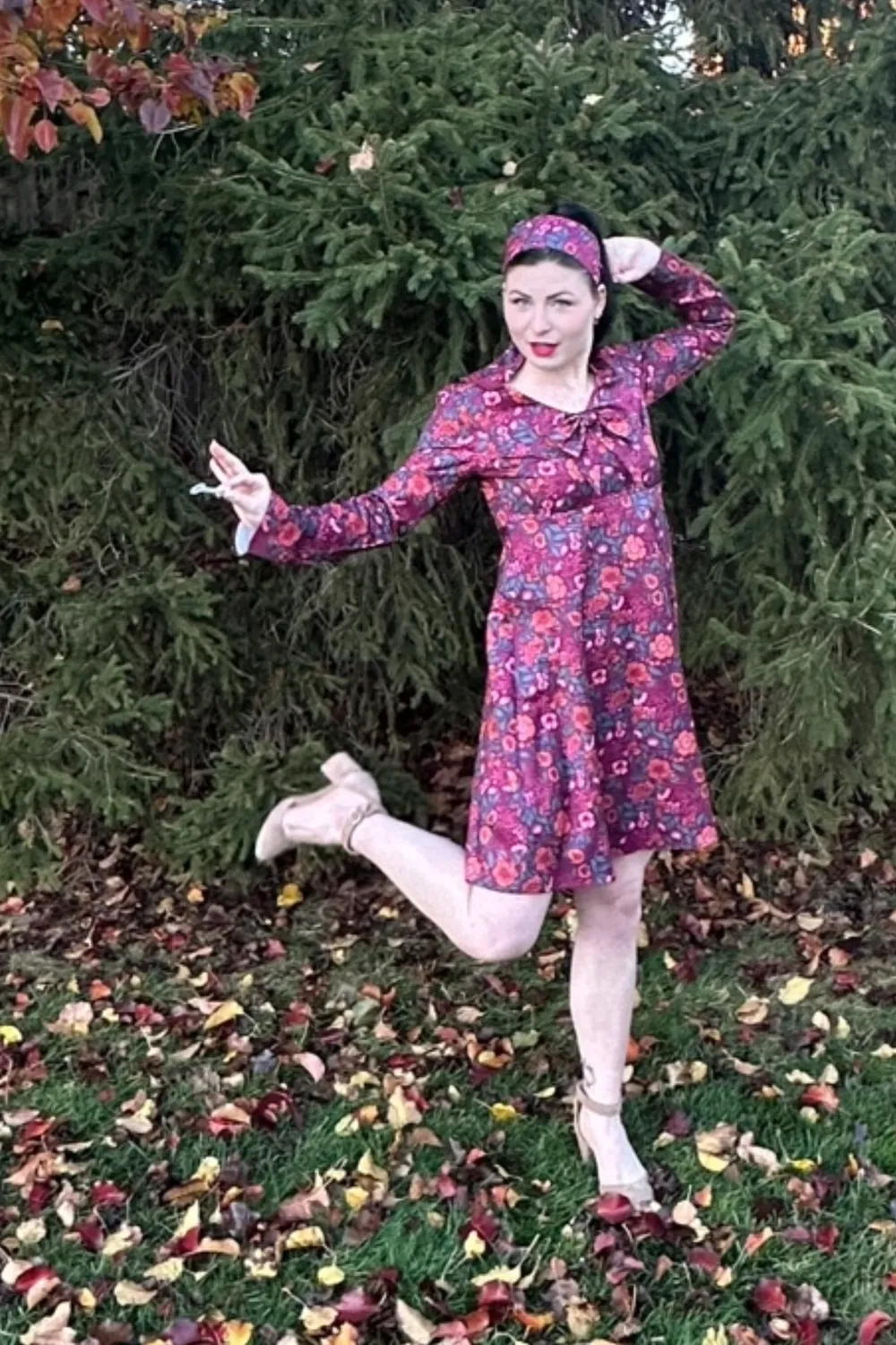 Tatyana Moxie Mod Floral shift jurk bloemen sjaal