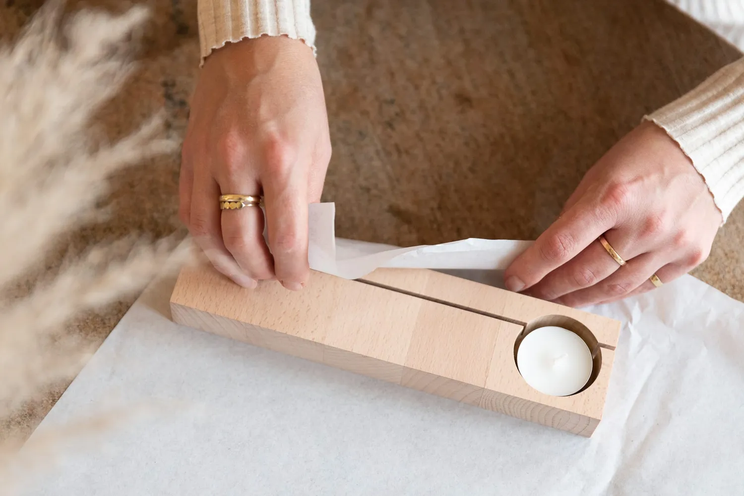 Amiek Hold it + fotohouder beuken met vaasje