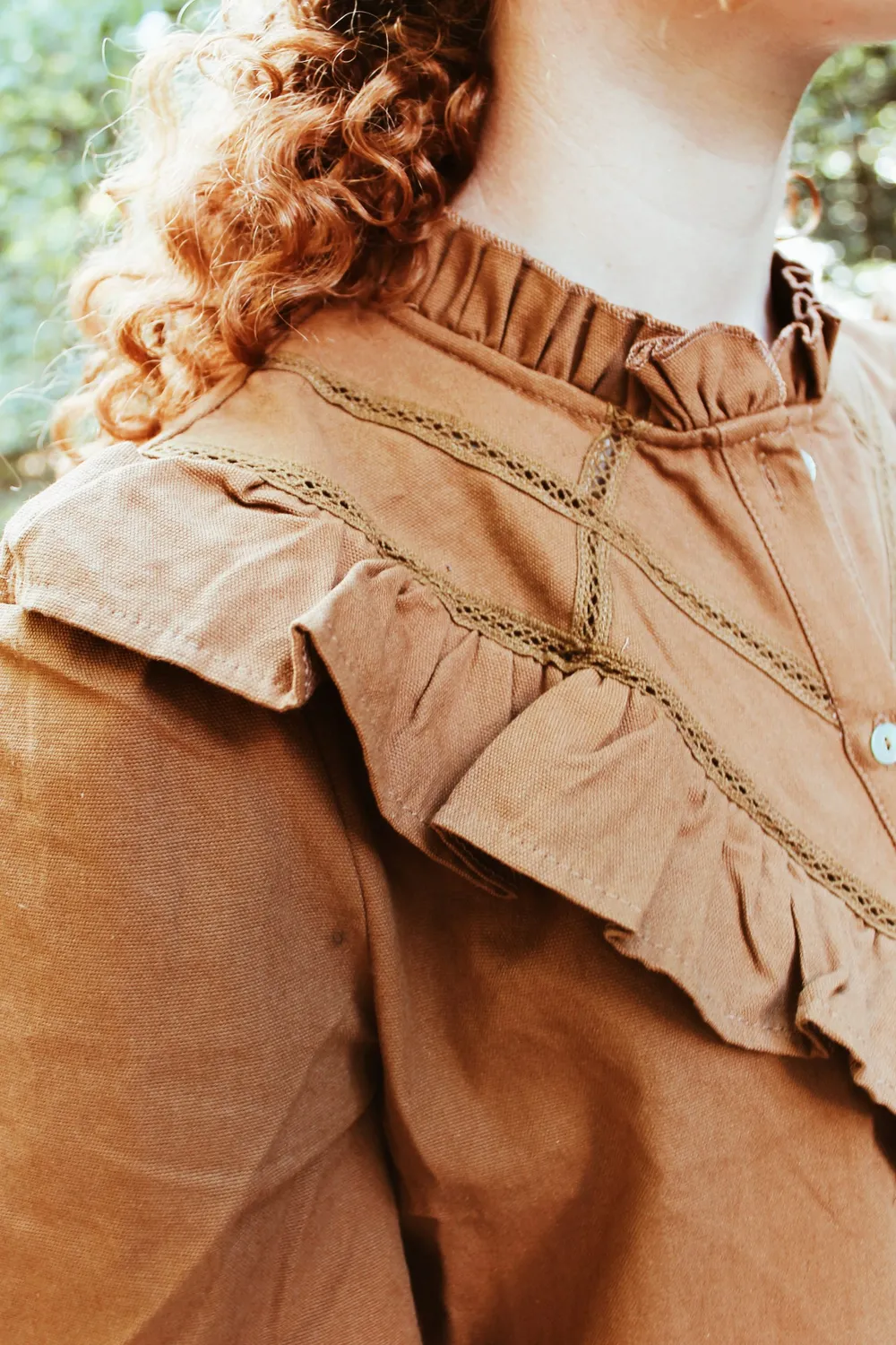 LOVEDRUNKY Olive Jurk Camel – lange mouw