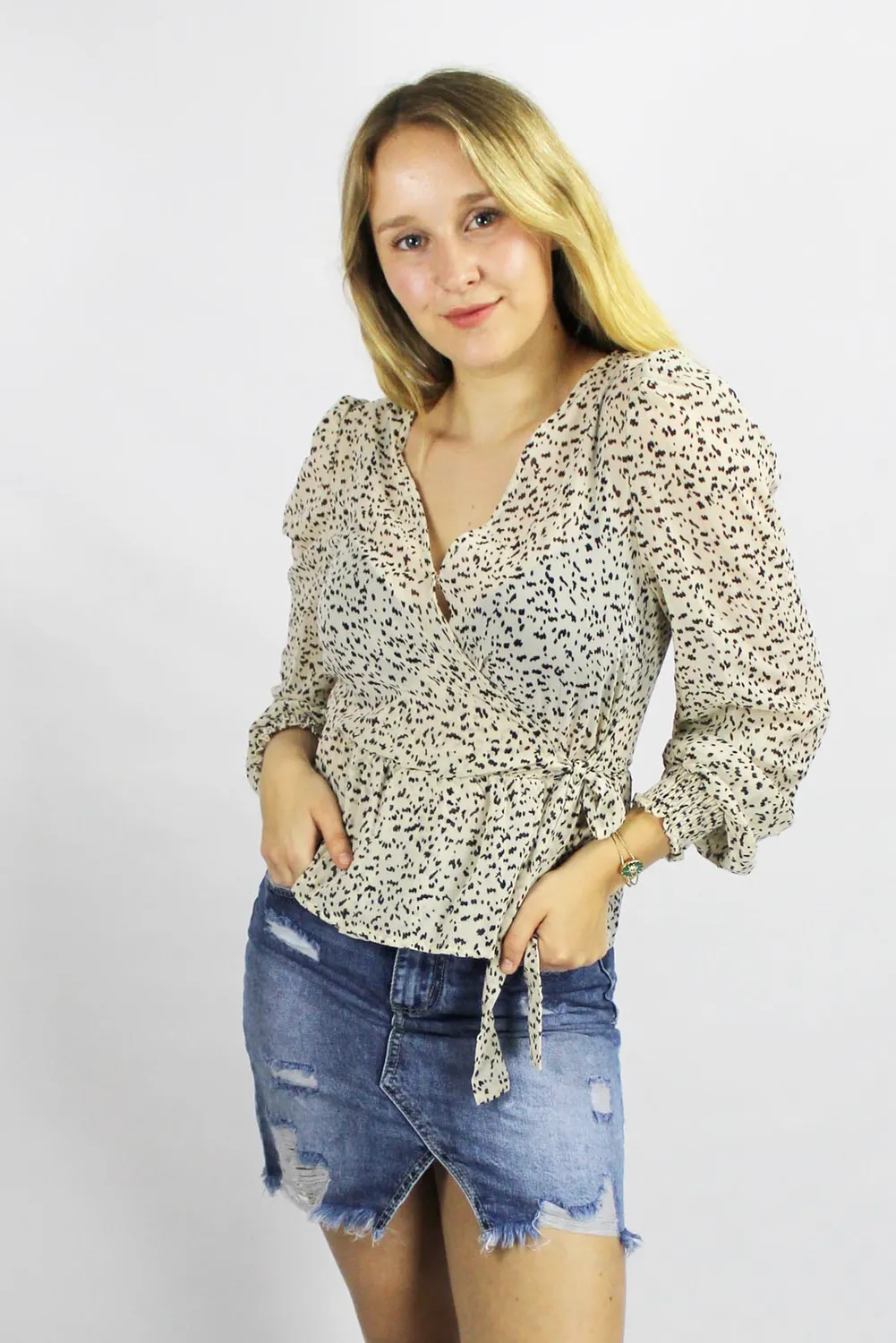 LOVEDRUNKY Blouse Beige met Print Overslag