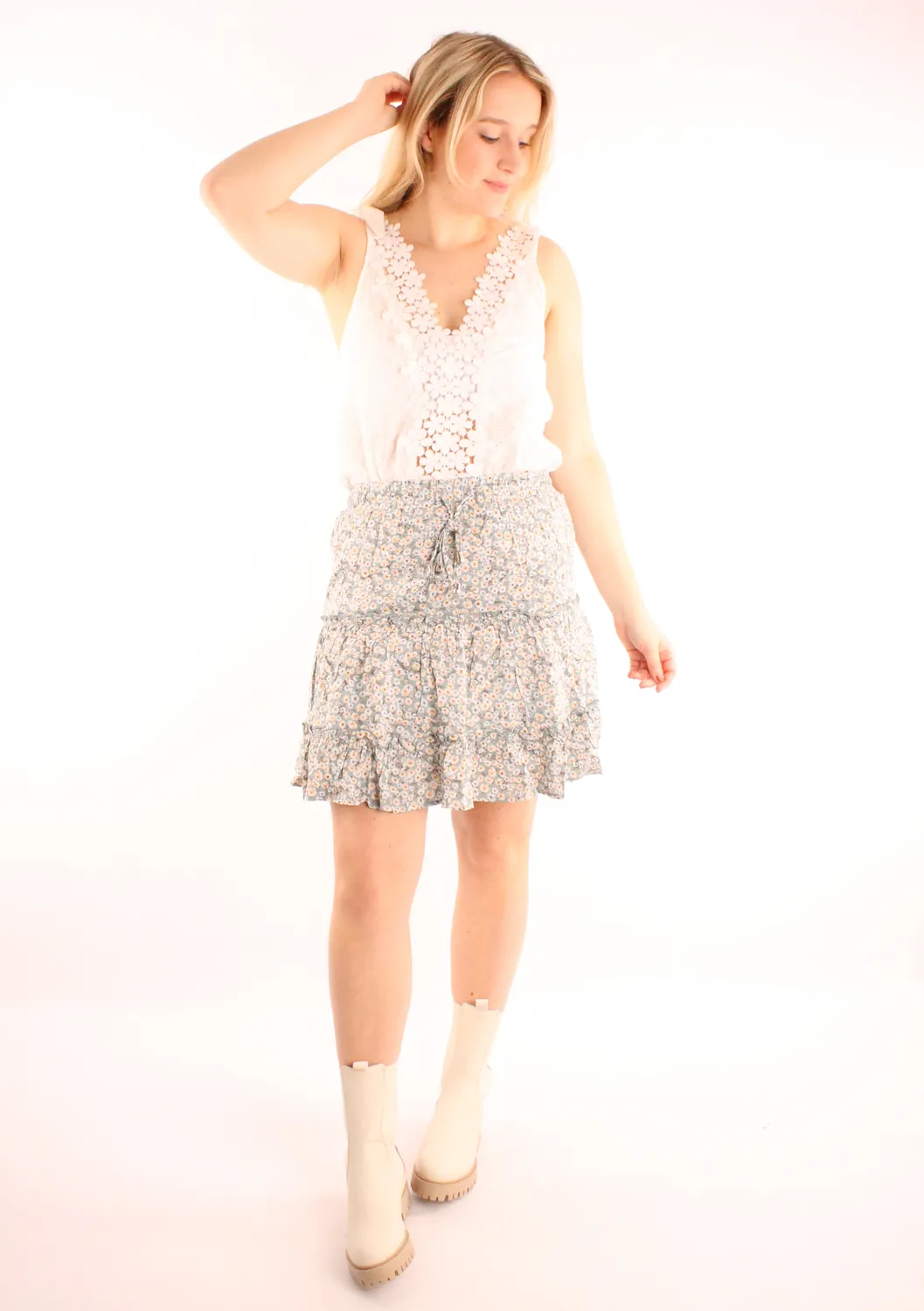 LOVEDRUNKY Bloemen rok mint met ruches