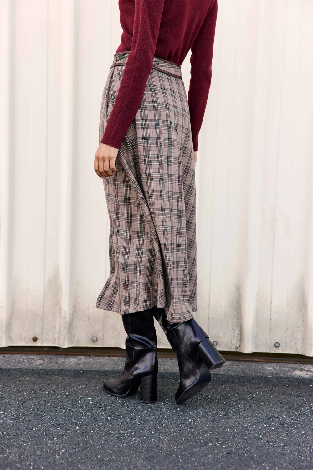 La Petite Etoile Jayleen rok taupe ruit midi