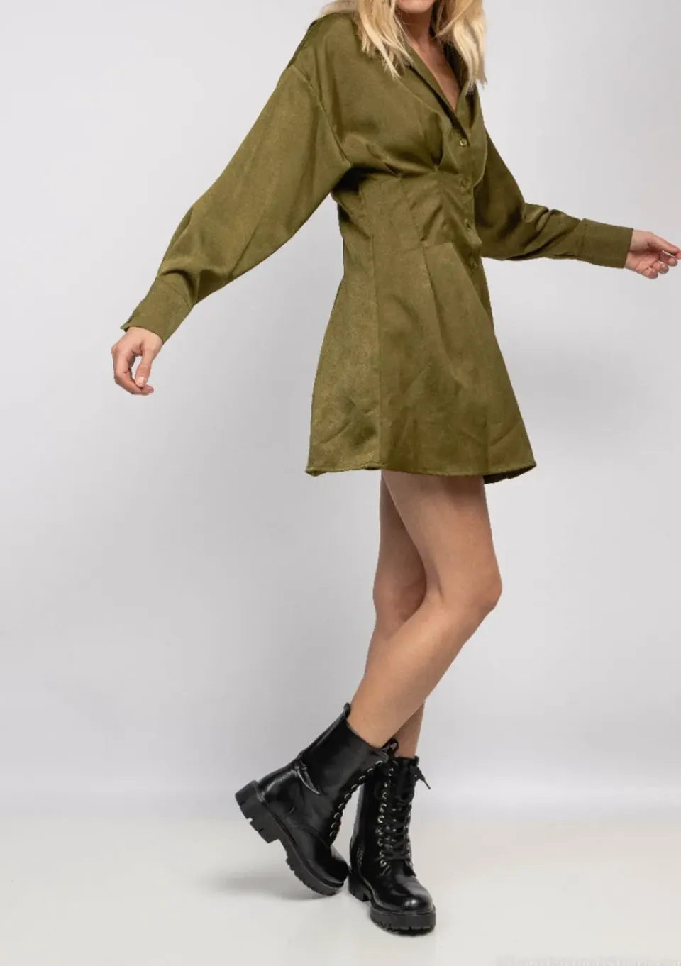 LOVEDRUNKY Satin jurk groen blouse knoopsluiting