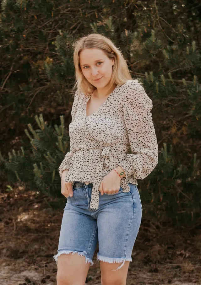 LOVEDRUNKY Blouse Beige met Print Overslag