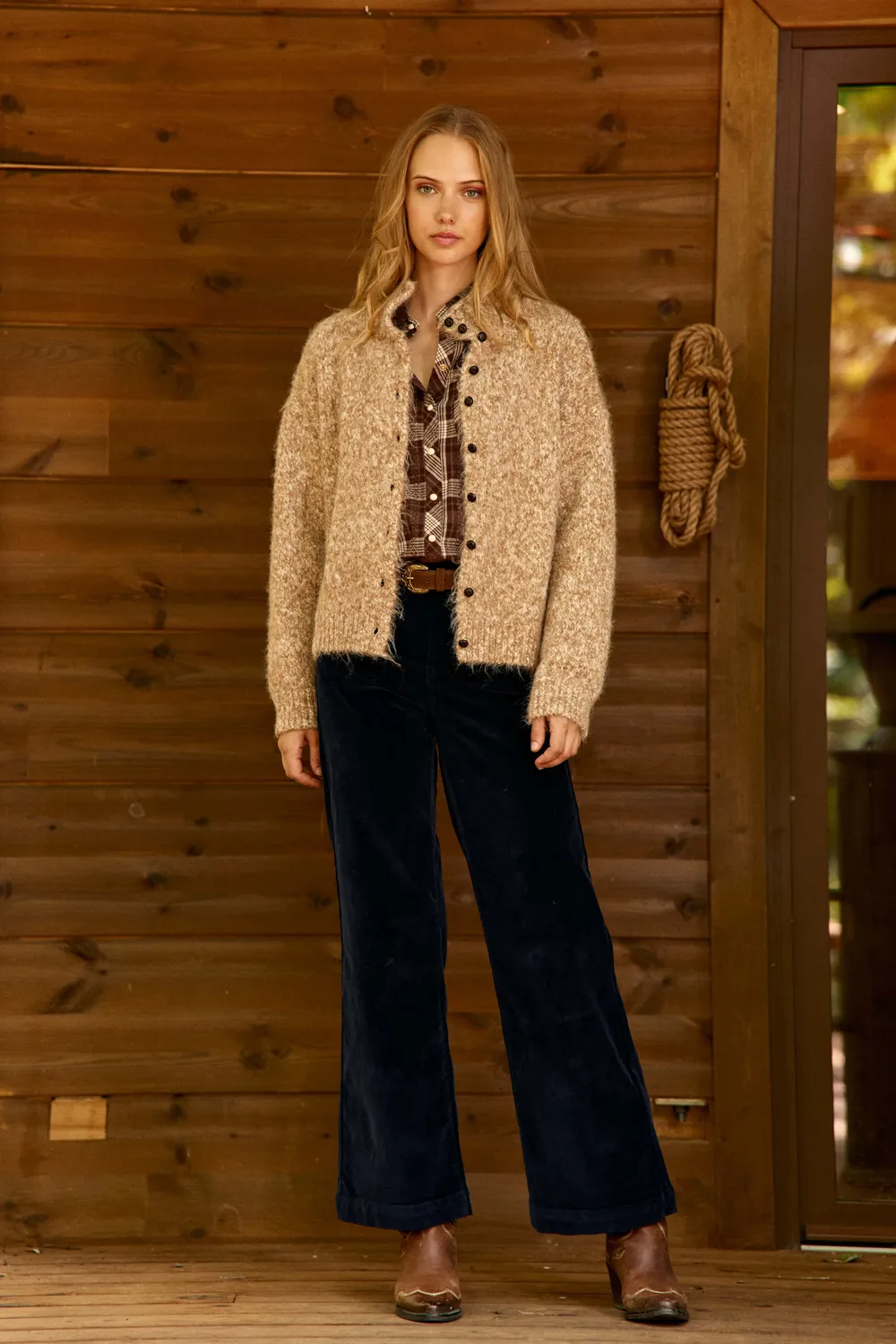 La Petite Etoile Mailan vest camel-ecru grof gebreid