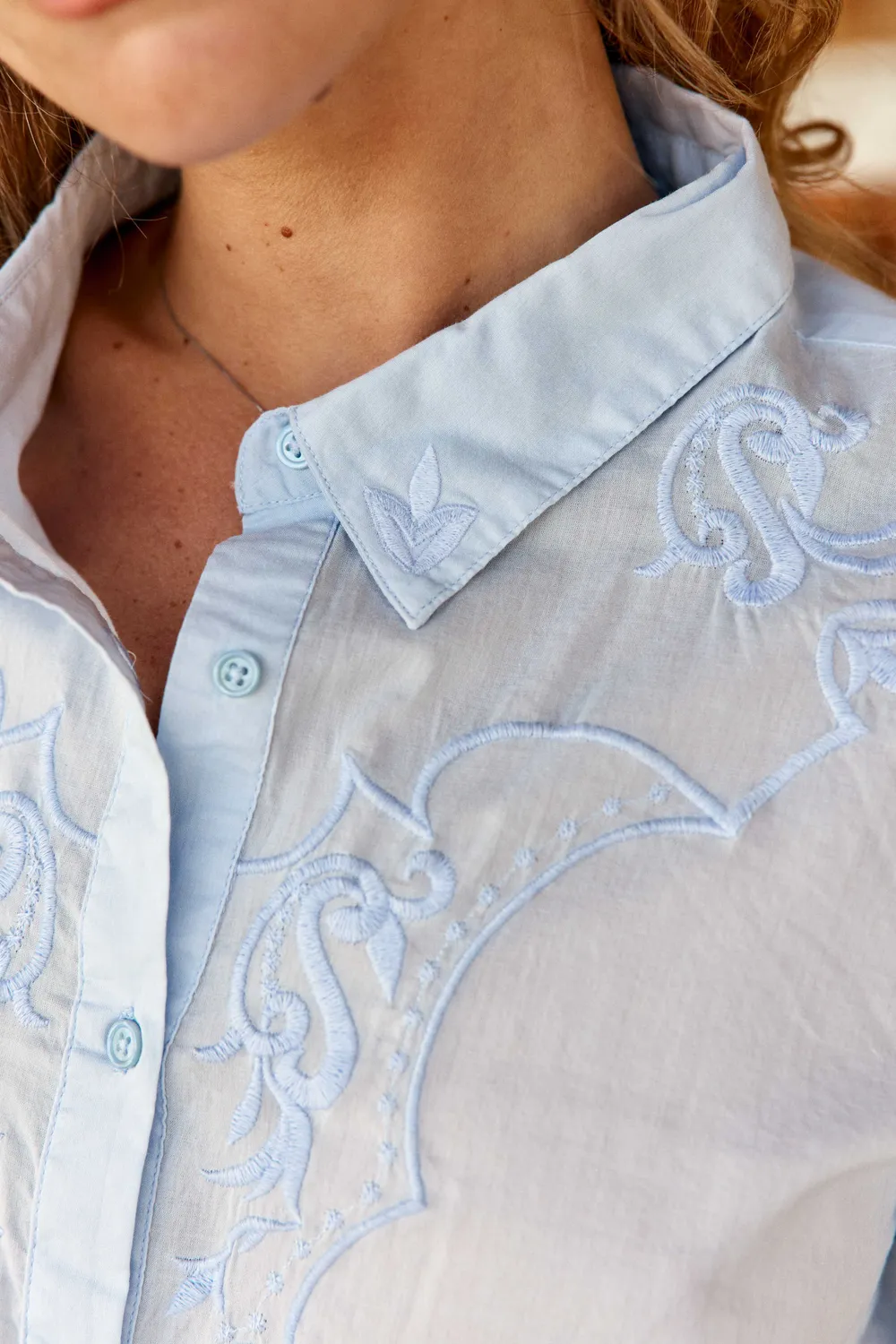La Petite Etoile Chawie blouse lichtblauw borduursel