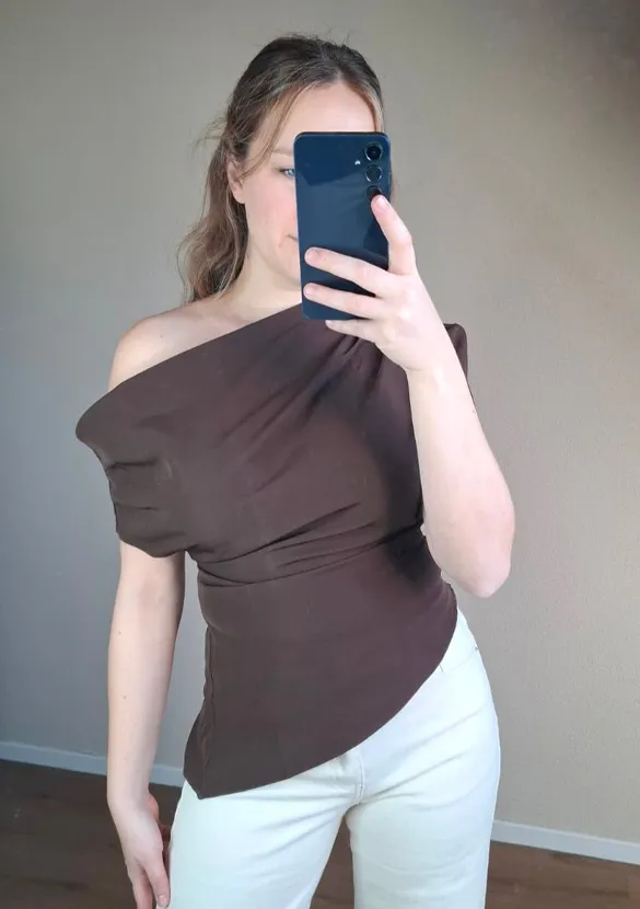 LOVEDRUNKY Top One Shoulder top bruin stretch