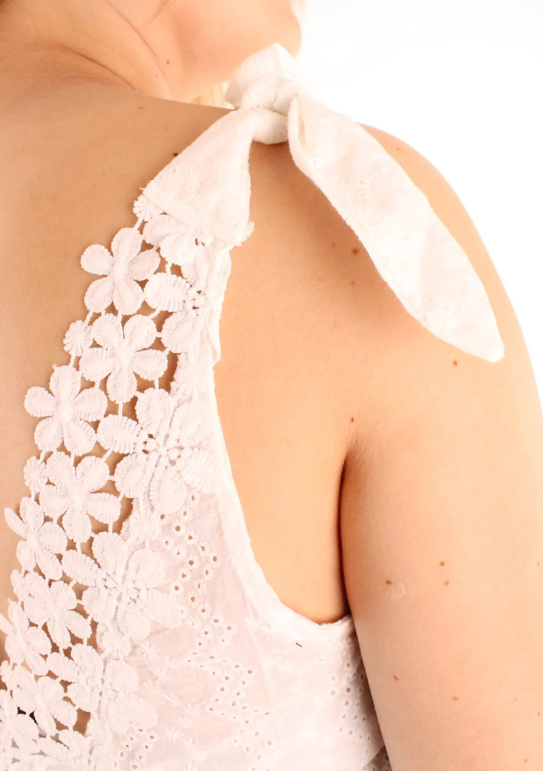 LOVEDRUNKY Embroidery Top Wit met broderie
