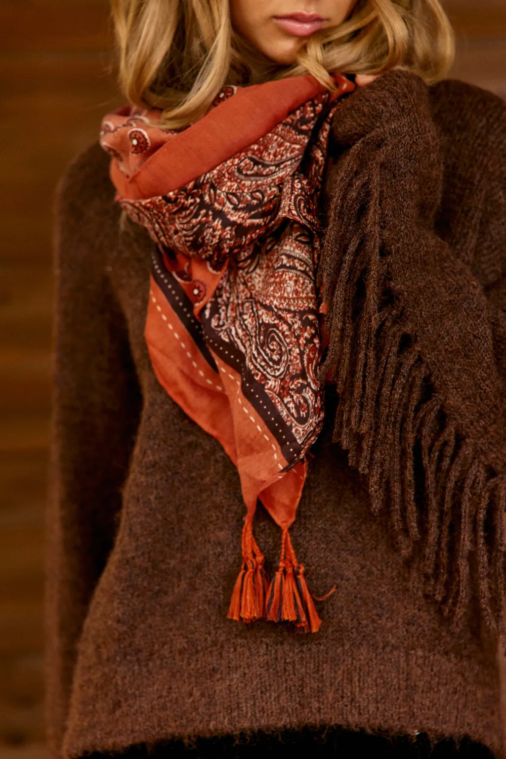 La Petite Etoile Arlen sjaal steenrood paisley