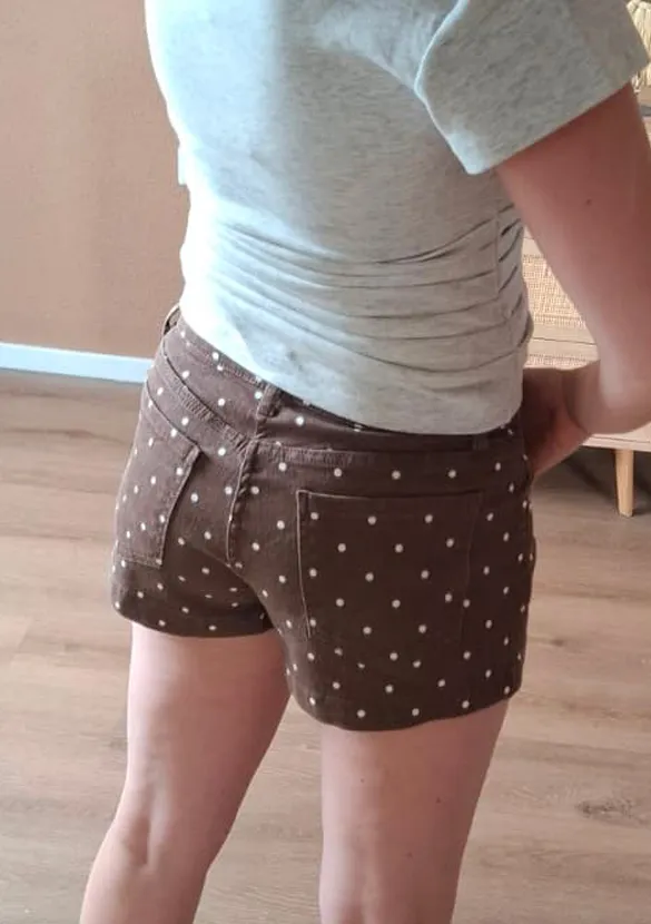 LOVEDRUNKY Polkadot mini short bruin stippen