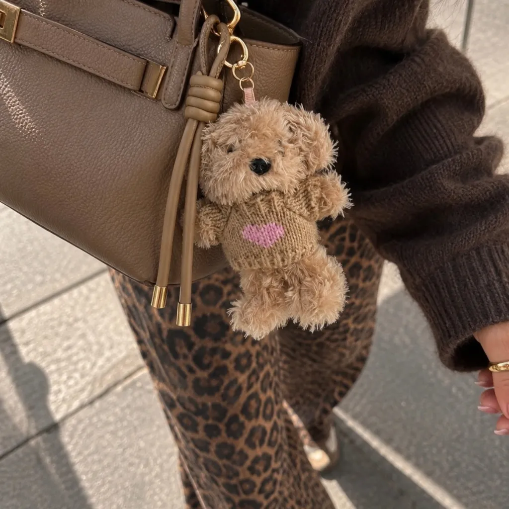 Amiek Beau bagcharm fluffy crème