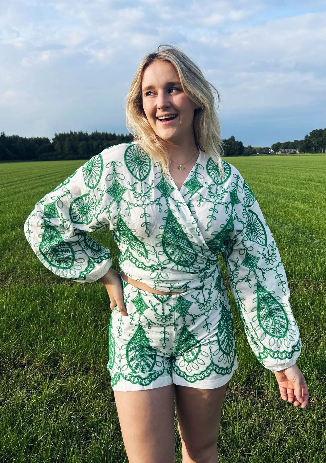 LOVEDRUNKY Embroidery short groen gevoerd