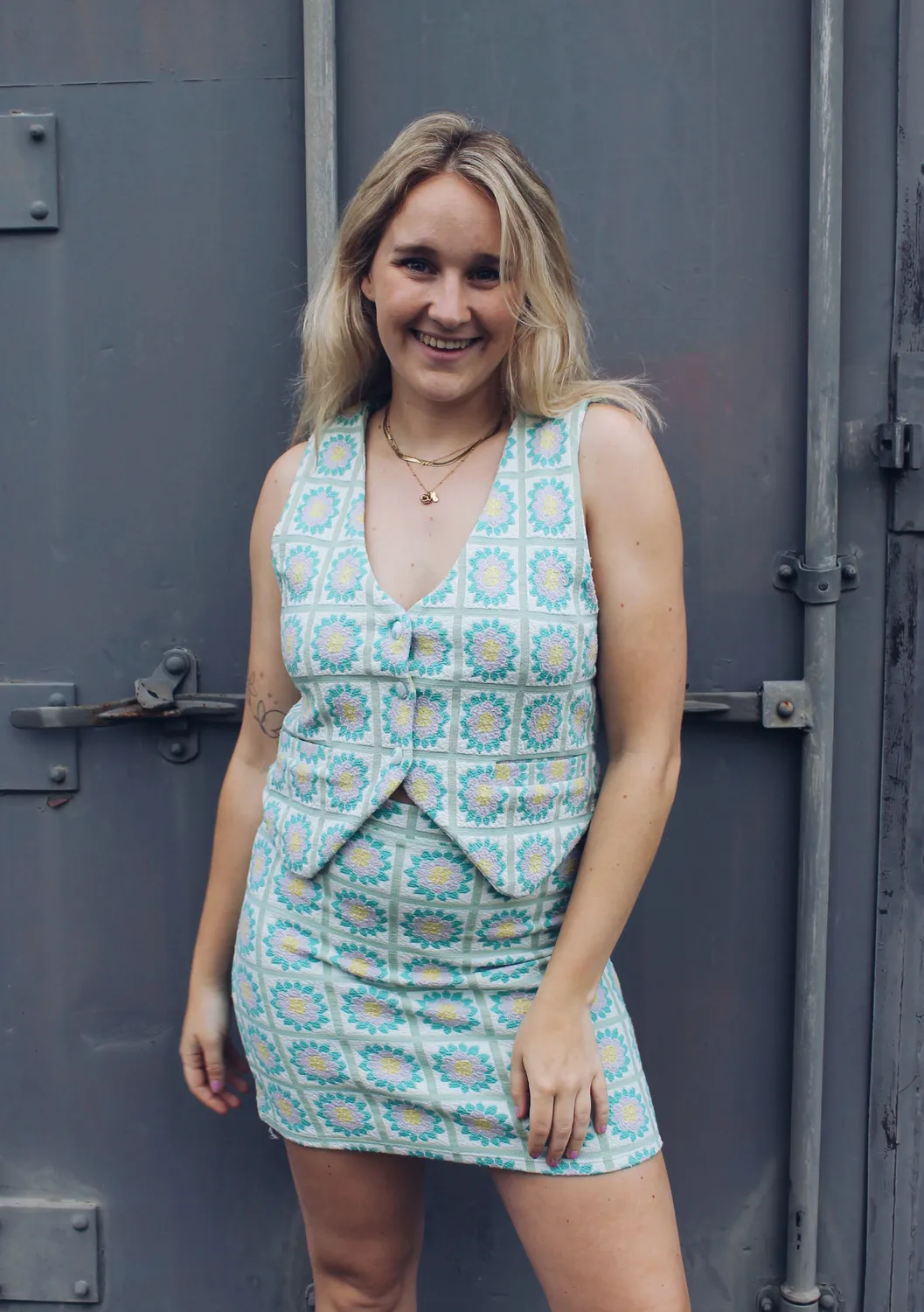 LOVEDRUNKY Gilet Jacquard Bloemen groen top co-ord