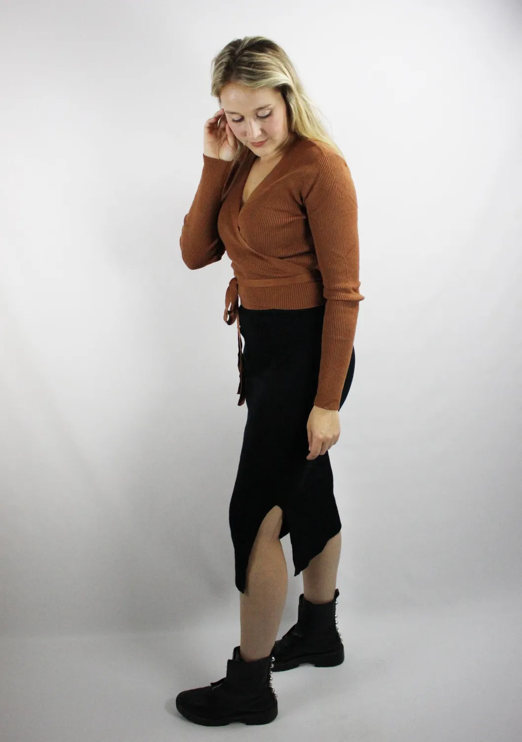 LOVEDRUNKY Knitted midi rok zwart hoge taille split