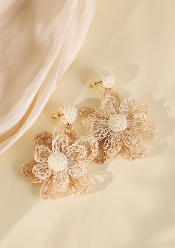 LOVEDRUNKY Flower oorbellen beige raffia