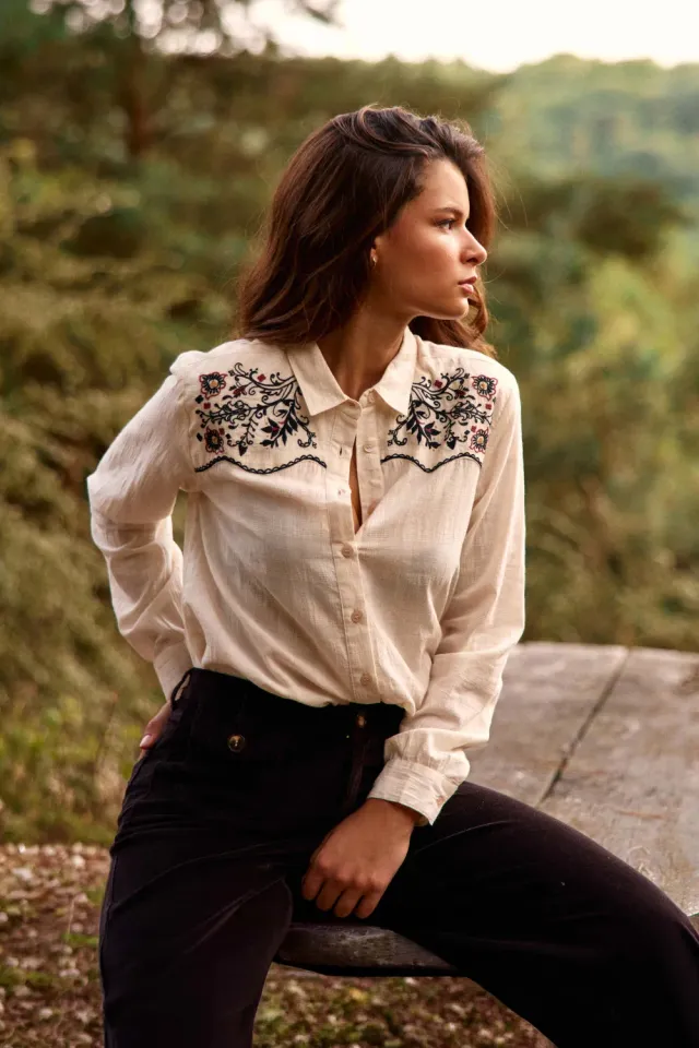 La Petite Etoile Carl blouse ivoire geborduurd