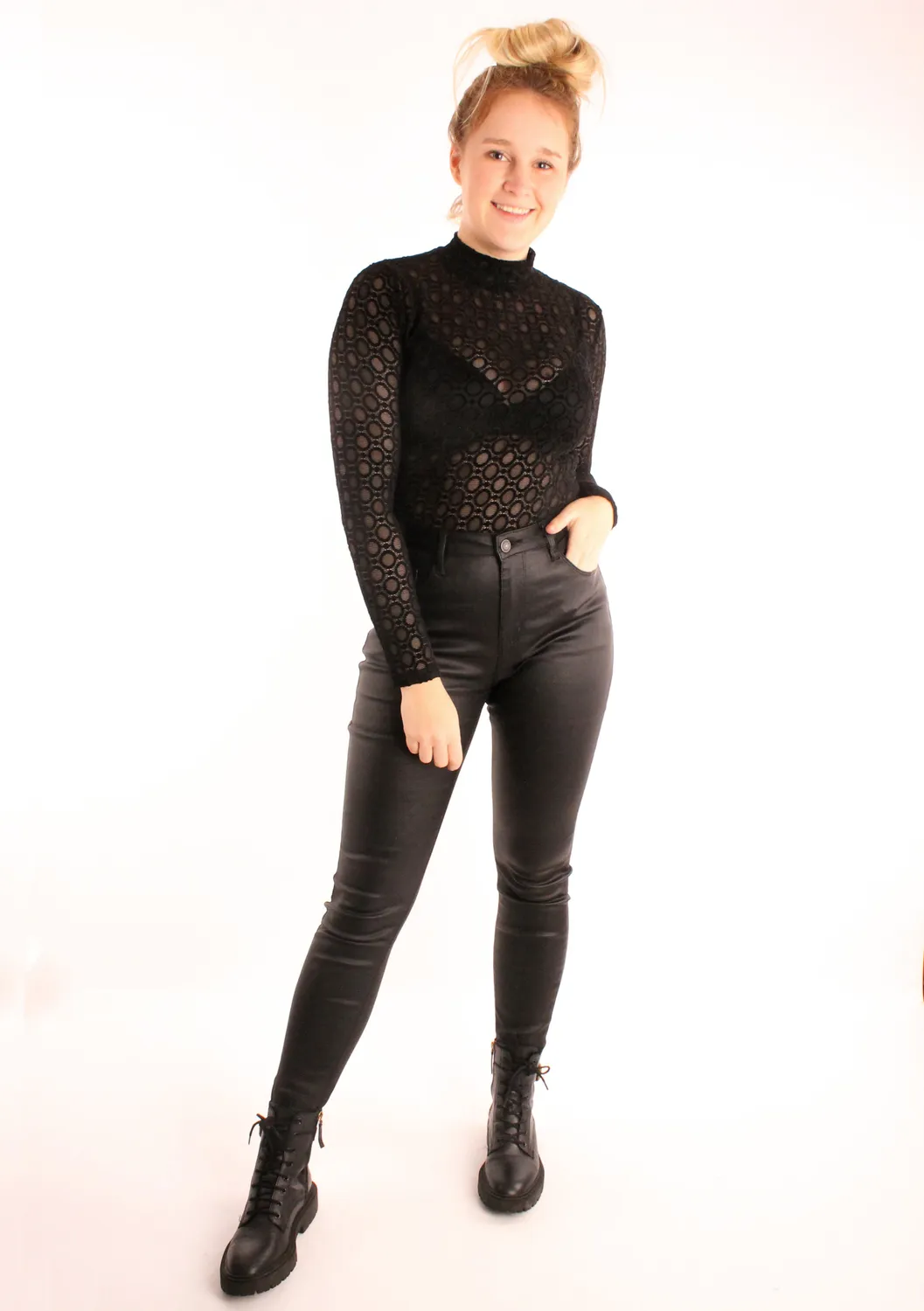 LOVEDRUNKY Kant Turtleneck top zwart kant
