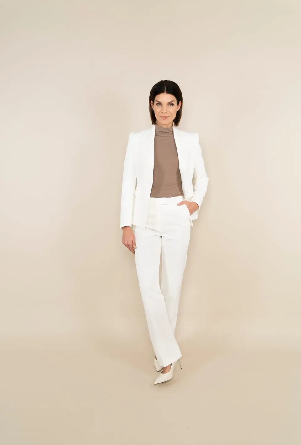 Laboutiek Blazer Short Model blazer off white