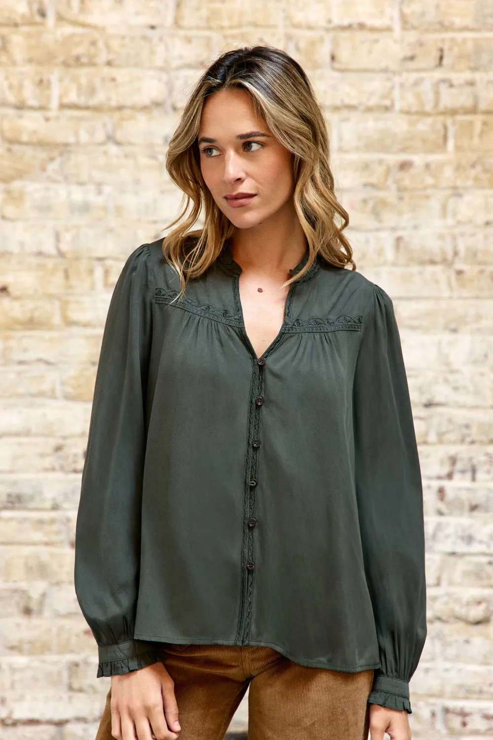 La Petite Etoile Bowen blouse kaki borduursel recht