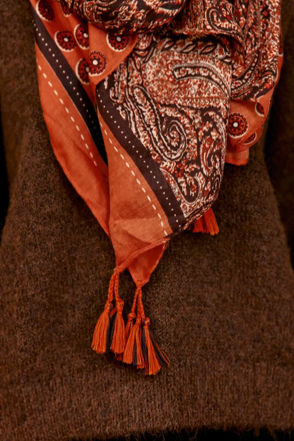 La Petite Etoile Arlen sjaal steenrood paisley