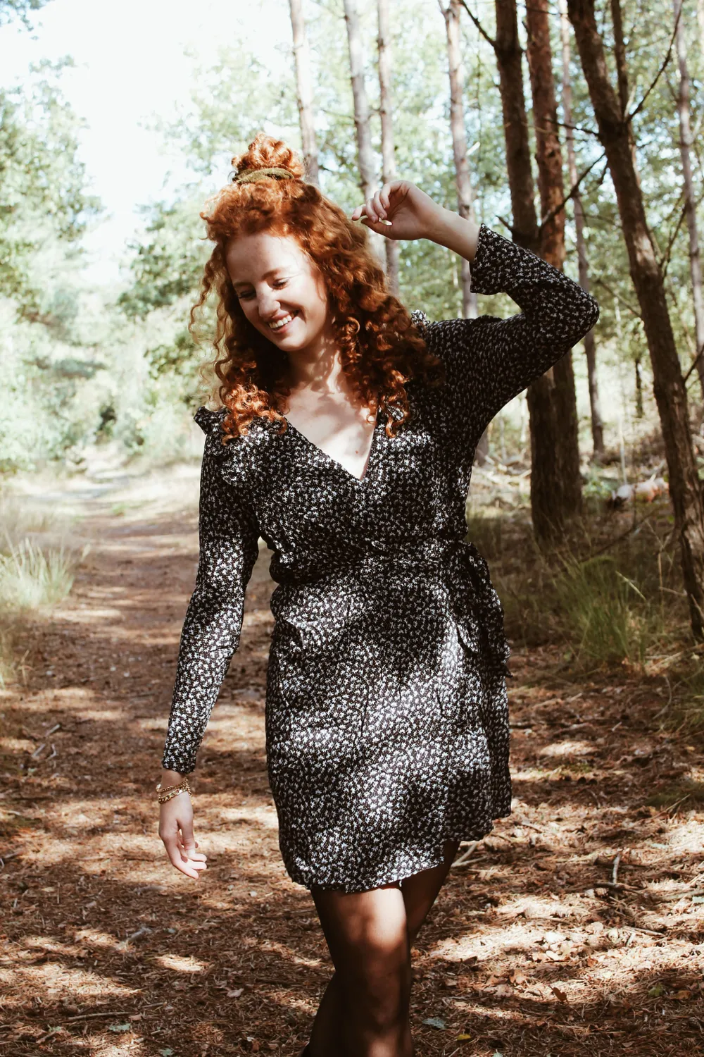 LOVEDRUNKY Wrap Elisa jurk zwart boven de knie