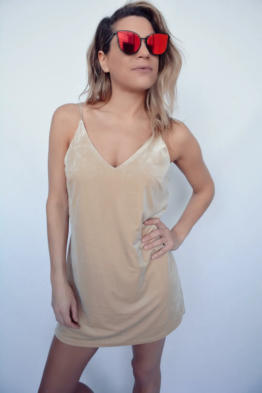 LOVEDRUNKY Velvet Jurk jurk beige fluweel verstelbaar